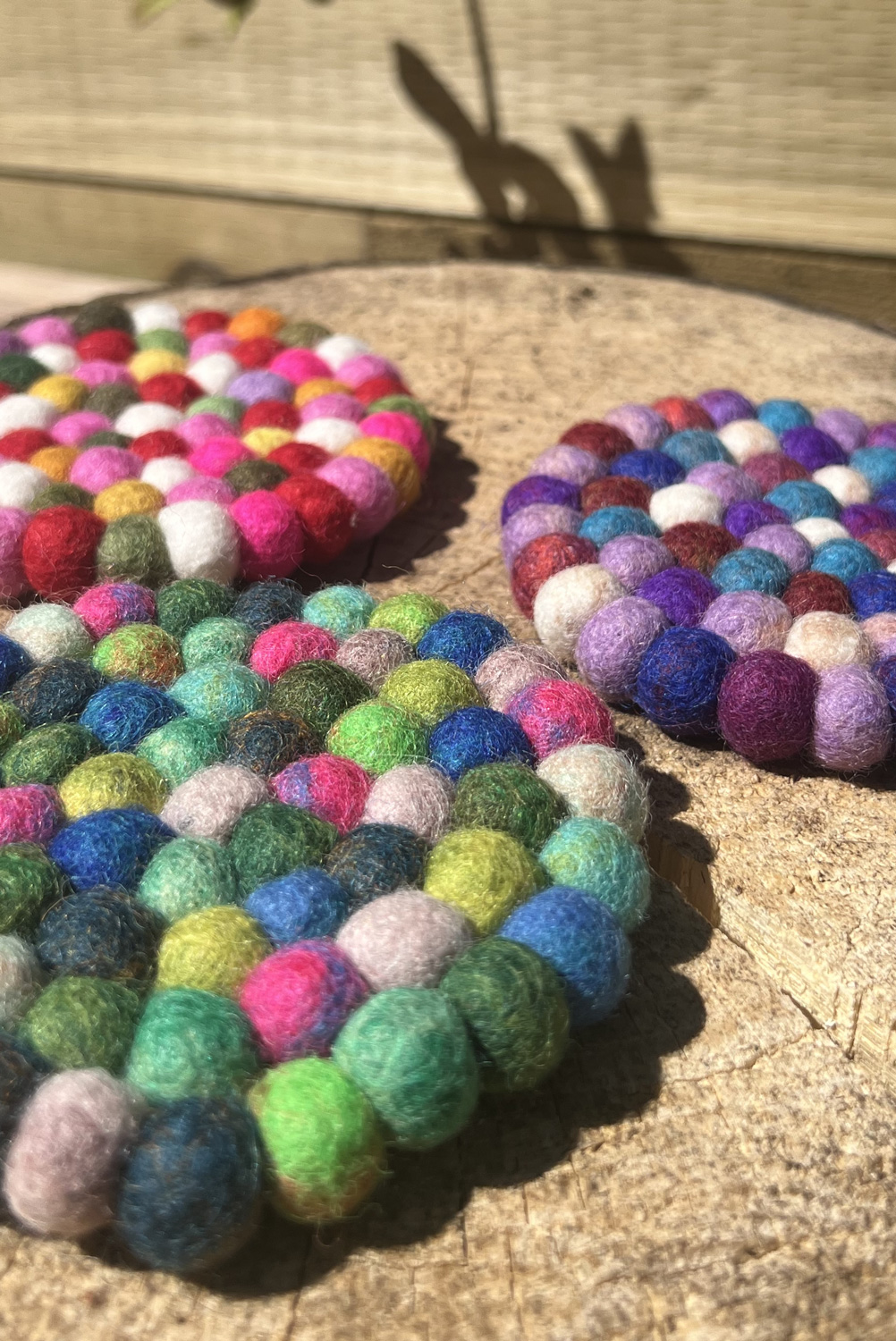 Handmade wool felt ball coaster
