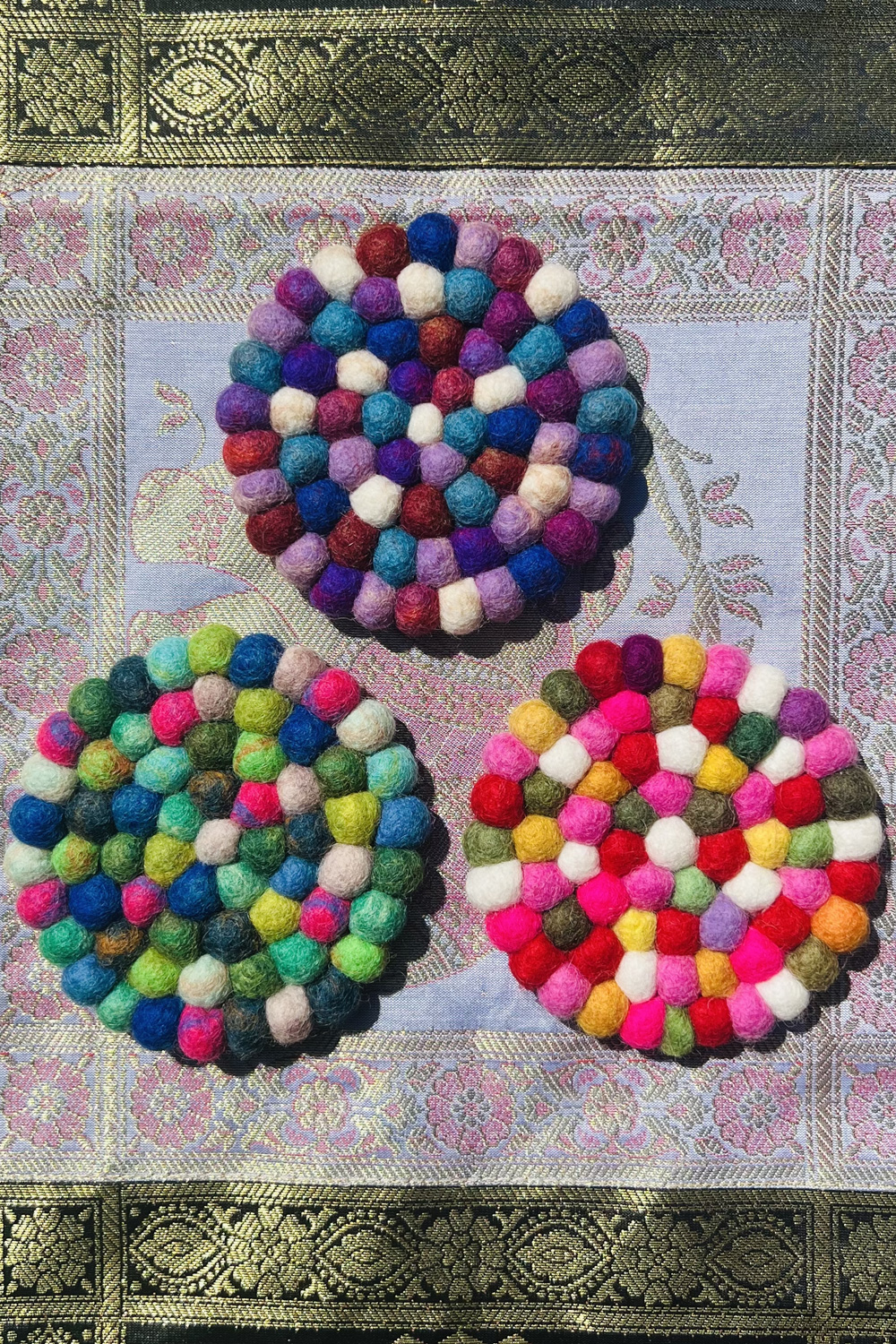 Handmade wool felt ball coaster